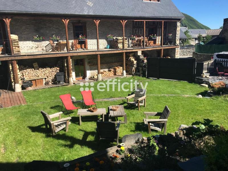 Maison - 350 m² - 10 pièces