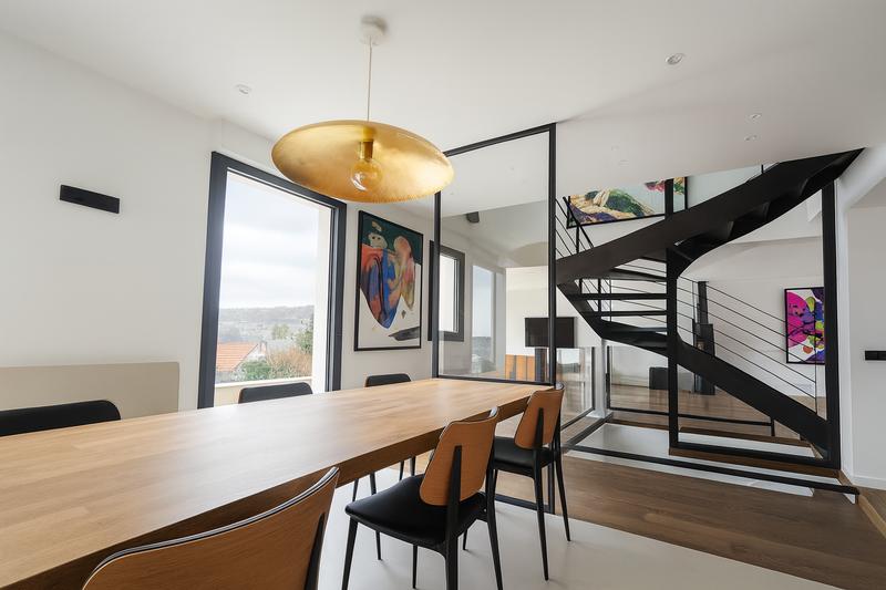 Maison - 254 m² - 7 pièces