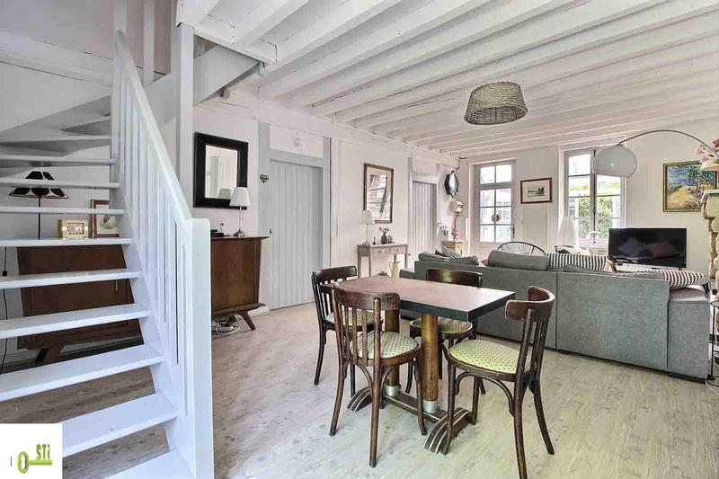 Maison - 166 m² - 7 pièces