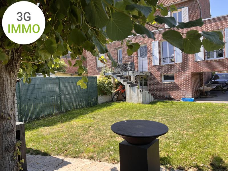 Maison jumelée - 98 m² - 5 pièces