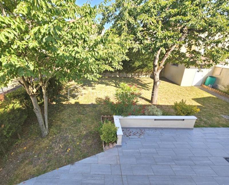 Pavillon - 100 m² - 5 pièces