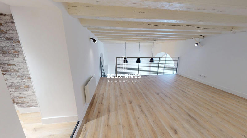 Loft - 84 m² - 4 pièces