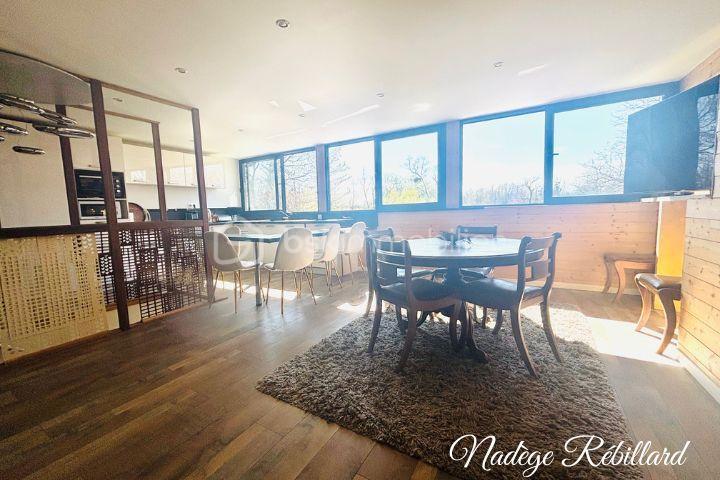 Propriété - 200 m² - 9 pièces