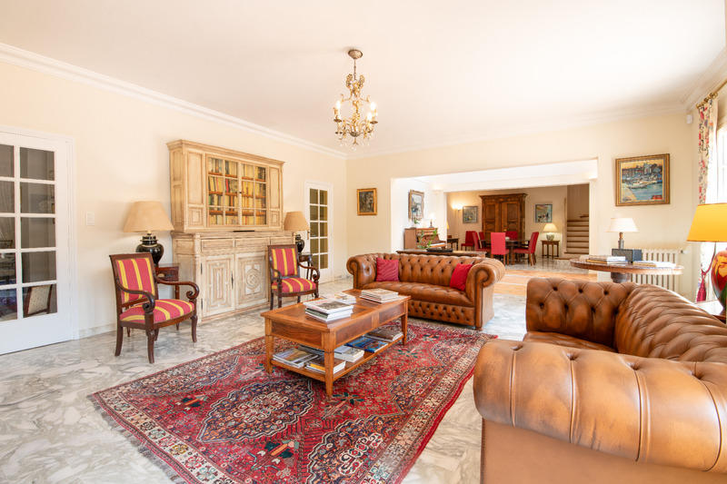 Villa - 350 m² - 8 pièces