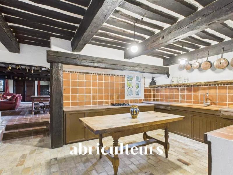 Propriété - 223 m² - 7 pièces