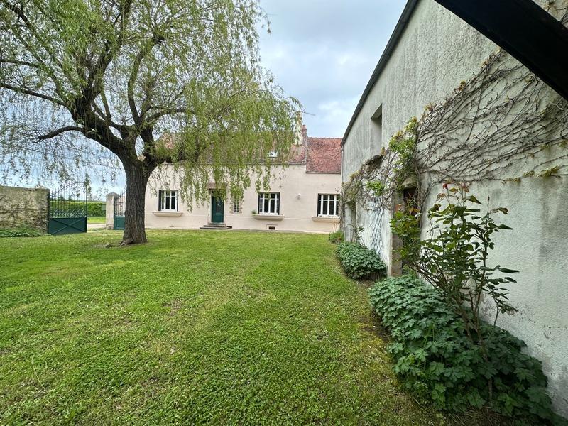 Propriété - 290 m² - 12 pièces