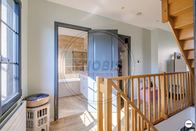 Maison - 187 m² - 7 pièces