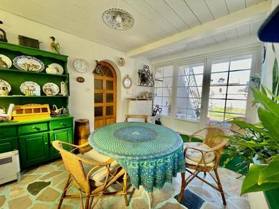 Maison - 177 m² - 7 pièces