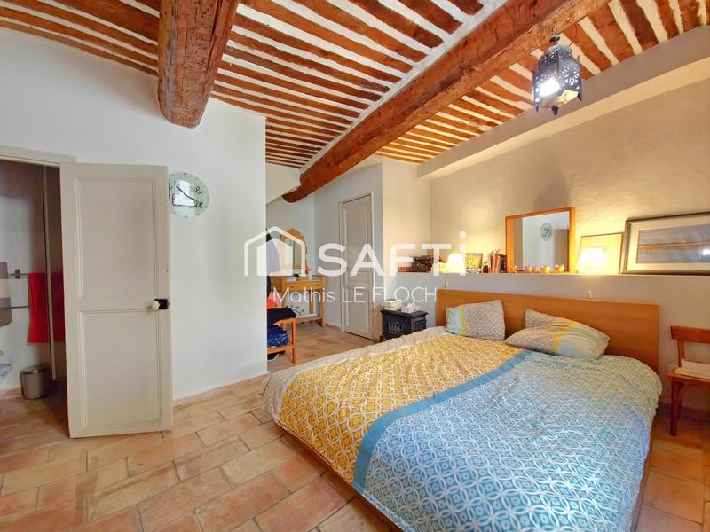 Maison - 220 m² - 6 pièces