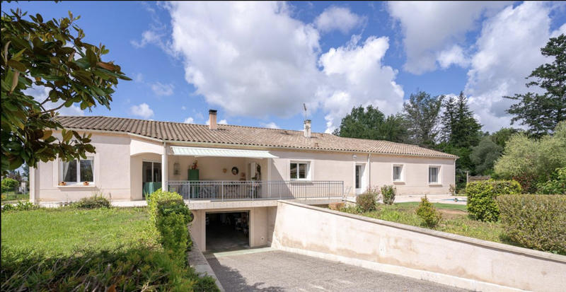 Maison - 209 m² - 4 pièces