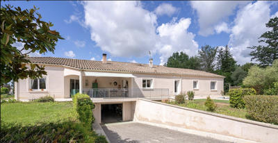 Maison - 209 m² - 4 pièces