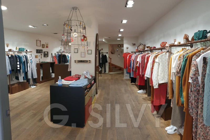 Fonds de commerce - Magasins - 75 m²