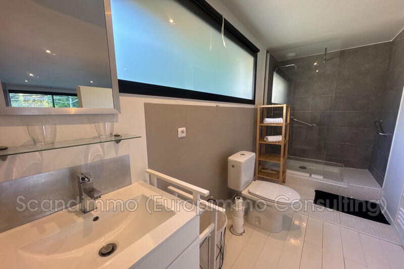 Maison contemporaine - 202 m² - 5 pièces