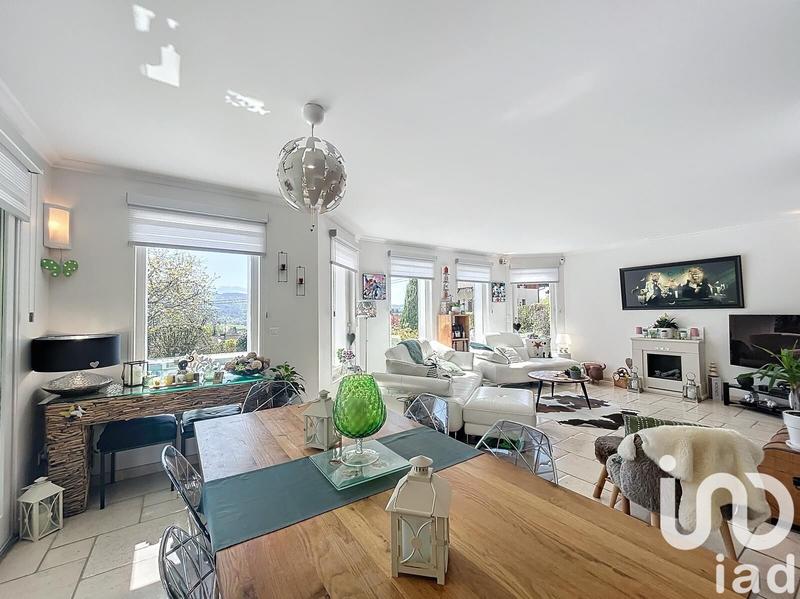 Maison - 195 m² - 6 pièces