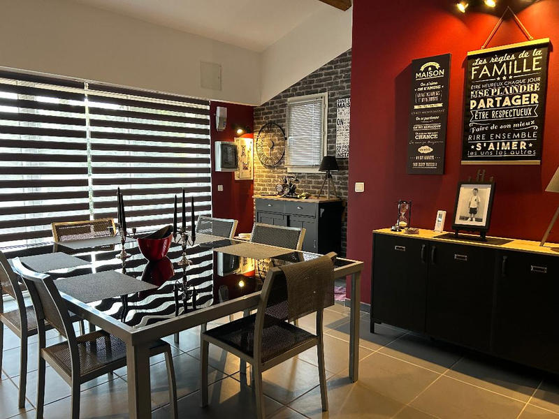 Maison - 200 m² - 6 pièces