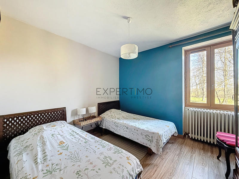 Propriété - 145 m² - 8 pièces