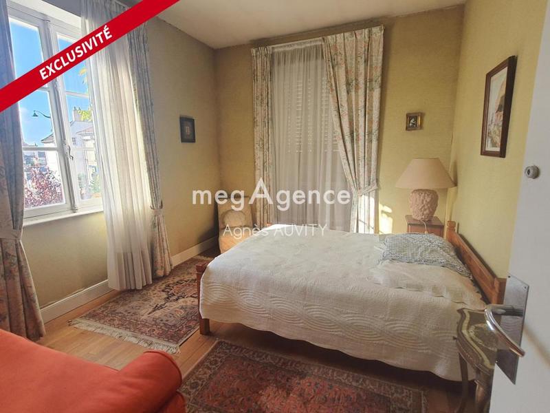 Maison - 300 m² - 10 pièces