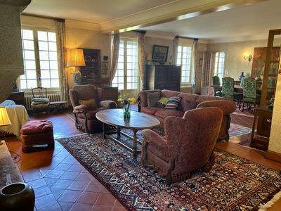 Maison - 227 m² - 7 pièces