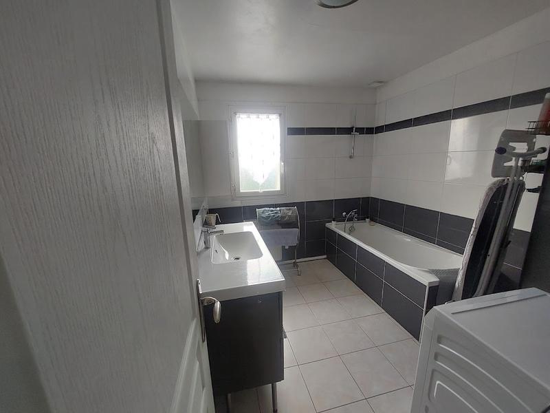 Maison - 196 m² - 9 pièces