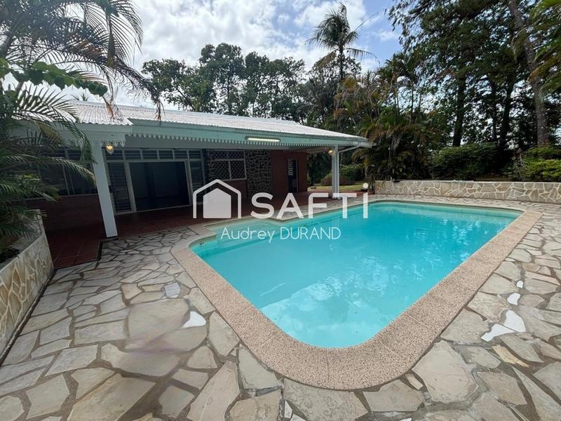 Maison - 211 m² - 5 pièces