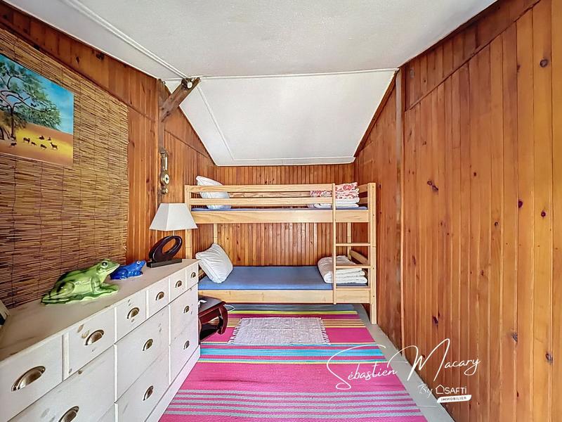 Maison - 229 m² - 9 pièces