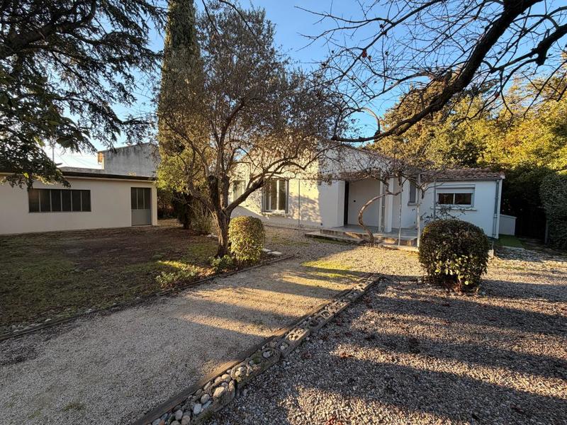 Maison - 96 m² - 4 pièces