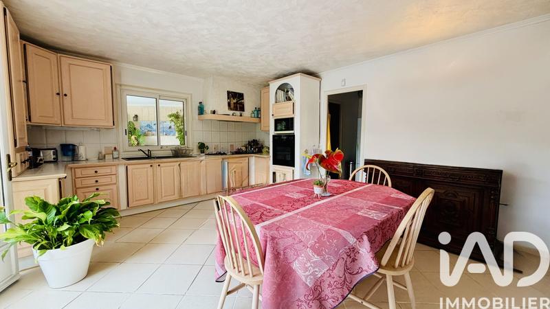 Maison - 231 m² - 7 pièces