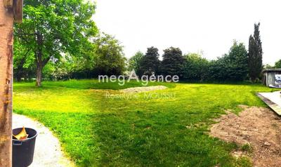 Terrain constructible - 1 000 m²