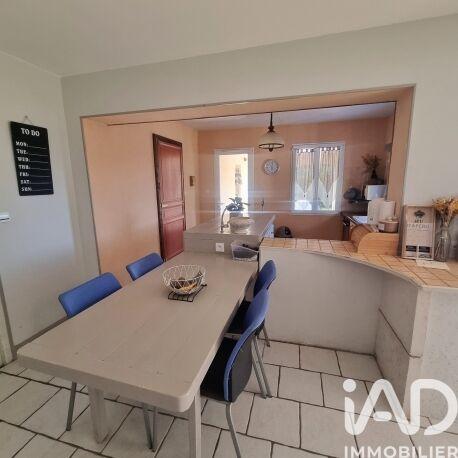 Maison - 238 m² - 8 pièces