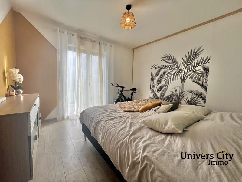 Maison - 94 m² - 5 pièces