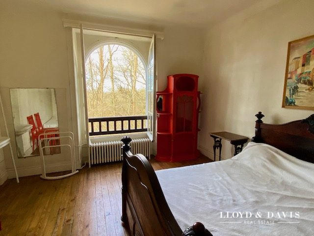 Maison - 200 m² - 7 pièces