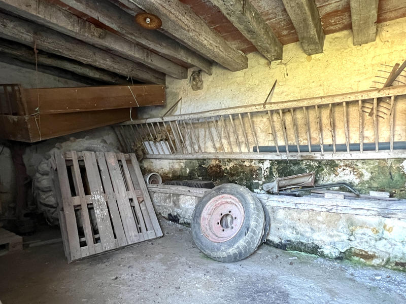 Ferme - 700 m² - 1 pièce