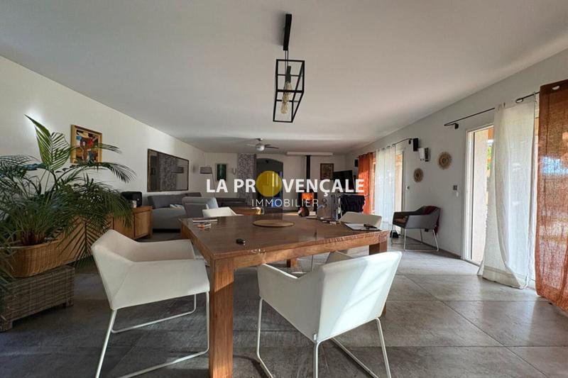 Villa - 171 m² - 6 pièces