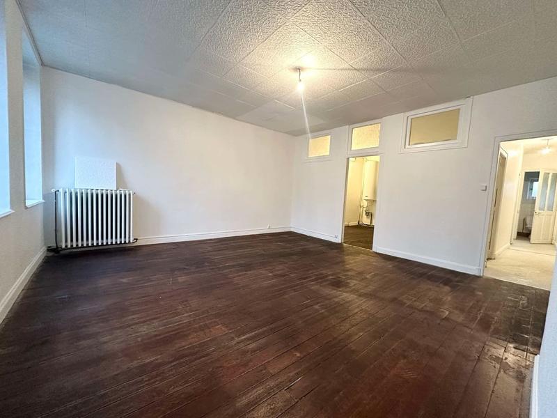 Maison - 214 m² - 9 pièces