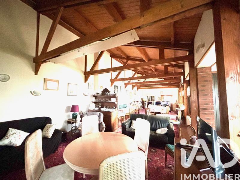 Maison - 403 m² - 16 pièces