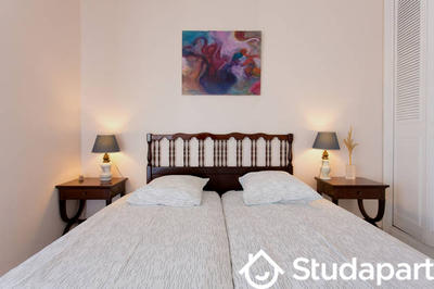 Chambre - 102 m² - 1 pièce