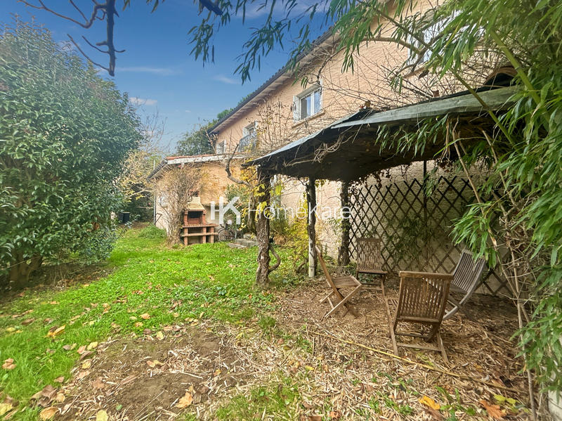 Maison - 230 m² - 7 pièces