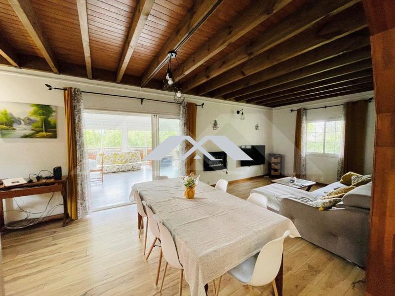 Maison - 334 m² - 7 pièces