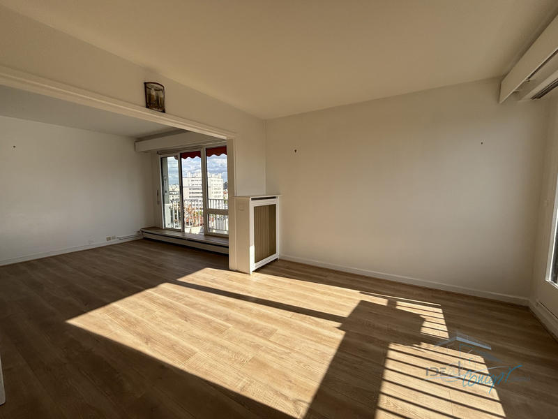 Appartement - 98 m² - 5 pièces