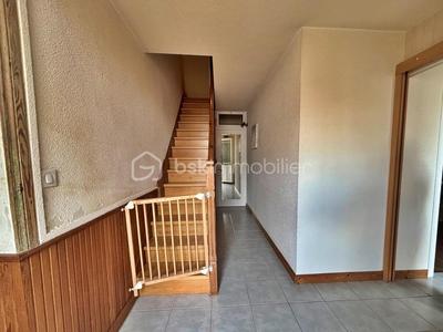 Maison - 233 m² - 8 pièces