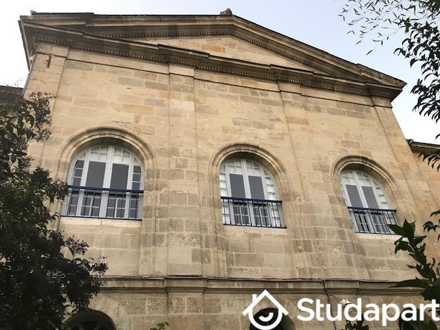 Chambre - 11 m² - 1 pièce