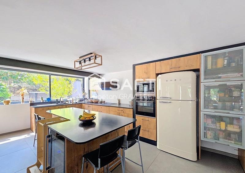 Maison - 192 m² - 5 pièces