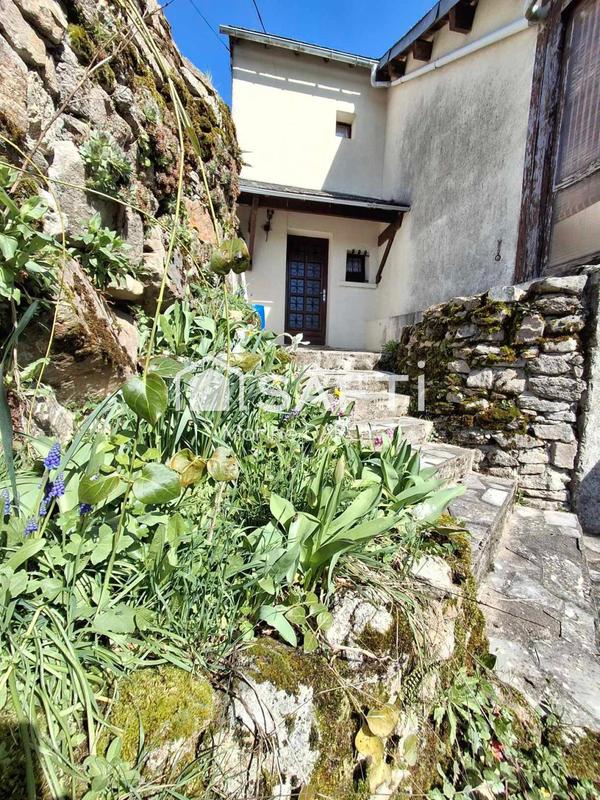 Maison - 220 m² - 13 pièces