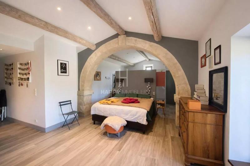 Mas - 300 m² - 8 pièces