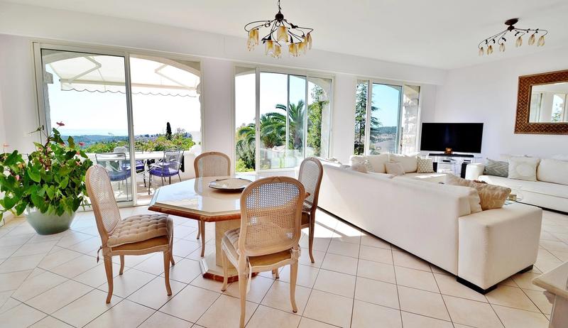 Villa - 250 m² - 6 pièces