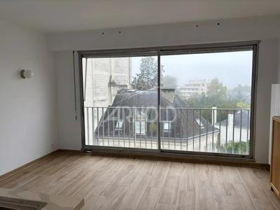 Bureau - 90 m² - 5 pièces