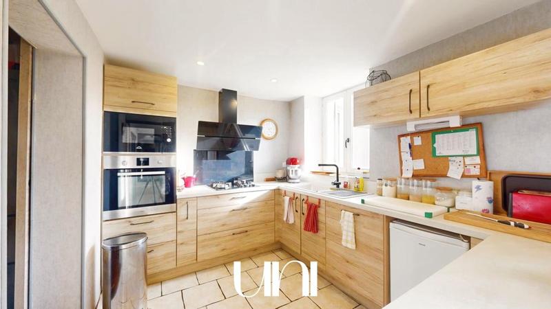 Maison - 188 m² - 8 pièces