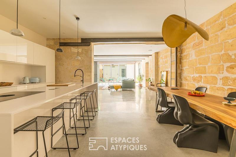 Maison - 260 m² - 7 pièces