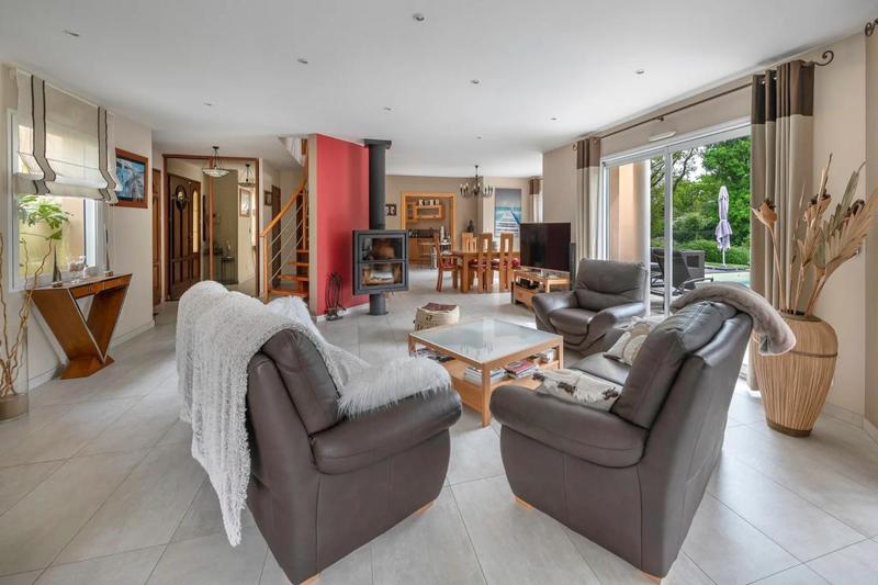 Villa - 233 m² - 12 pièces