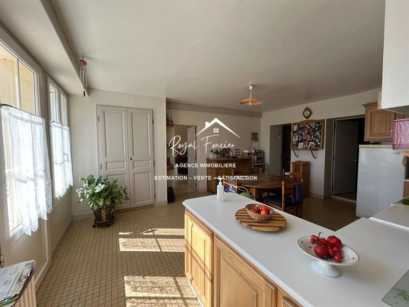 Maison ancienne - 239 m² - 10 pièces